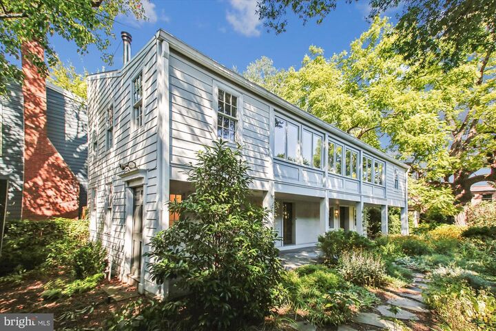 323 N Patrick Street  Alexandria VA 22314 photo