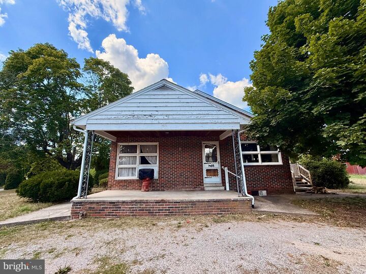 Property Photo: 8395 Carlisle Road PA 17365