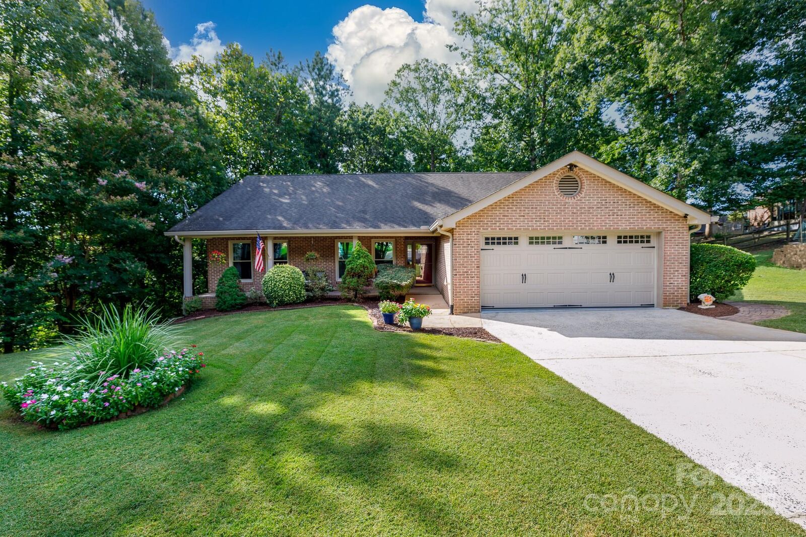 Property Photo:  806 Isle Of Palms Court  SC 29708 