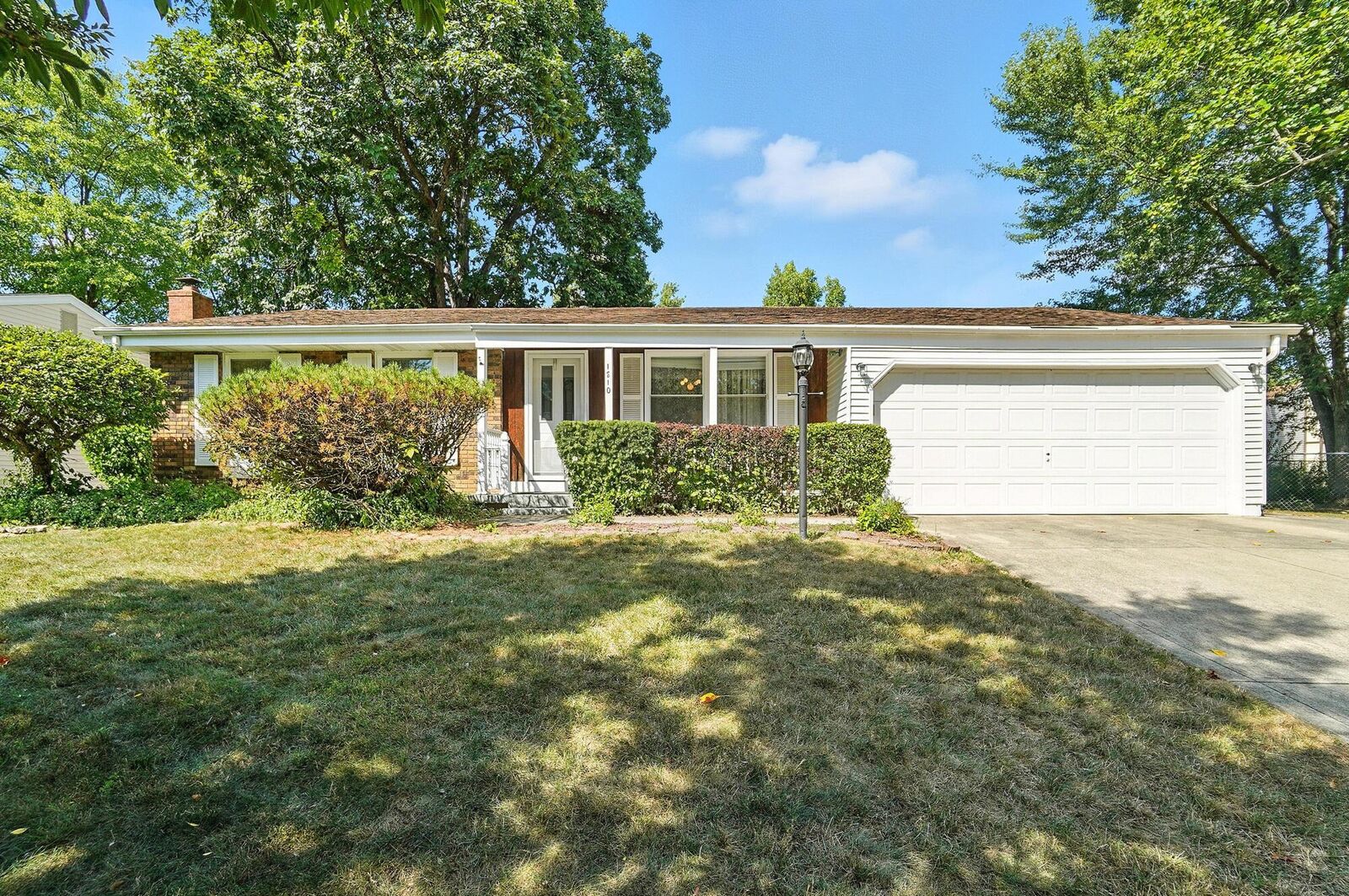 Property Photo:  1710 Calgary Drive  OH 43229 