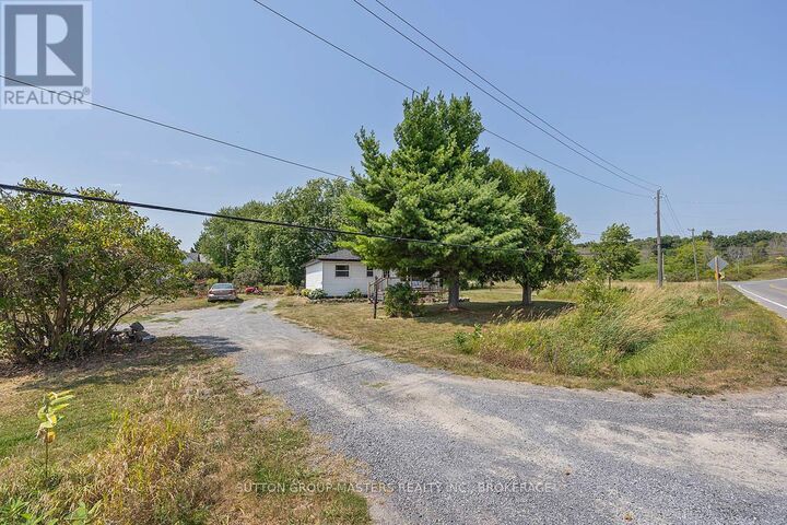 Photo de la propriété:  1682 Joyceville Road  ON K7L 4V1 