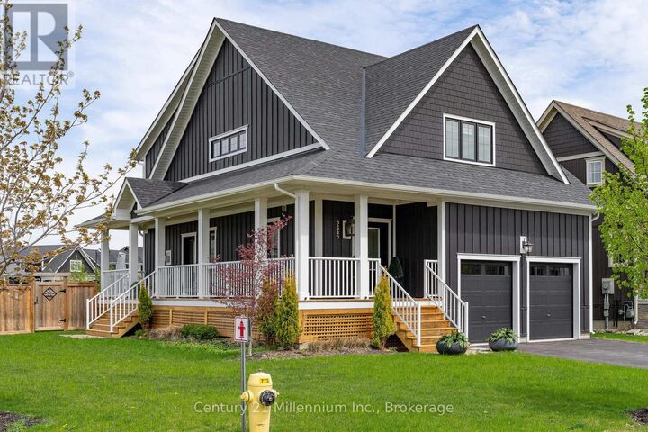 225 Yellow Birch Crescent  Blue Mountains ON L9Y 0Z3 photo
