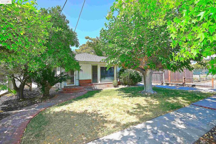 Property Photo:  2343 Almond Ave  CA 94520 