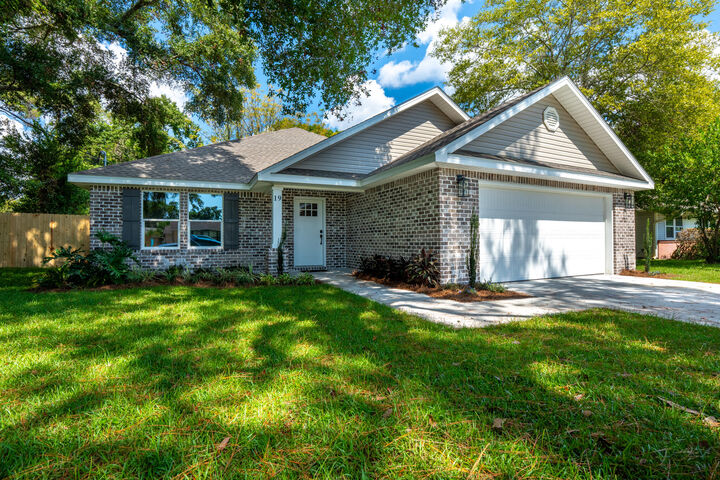 Property Photo: 19 NW Highland Drive FL 32548