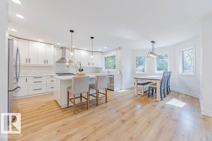 107 Weber Close NW  Edmonton AB T6M 2H1 photo