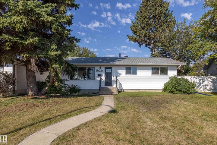 13044 78 Street NW  Edmonton AB T5C 2A1 photo