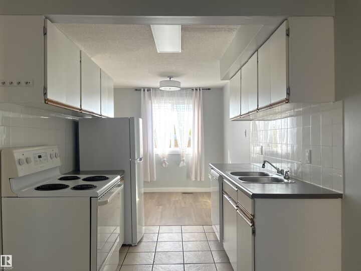 Property Photo: 104 Cornell Court NW AB T5C 3C3