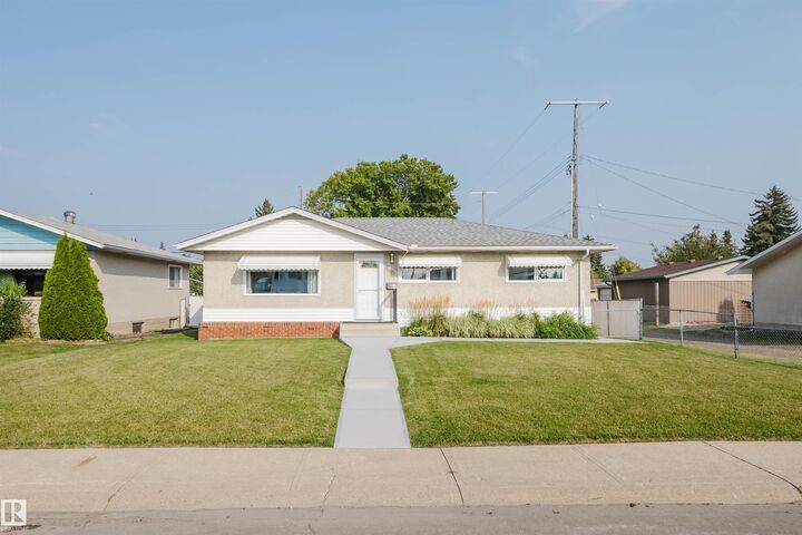 8607 73 Street NW  Edmonton AB T6B 1Z9 photo