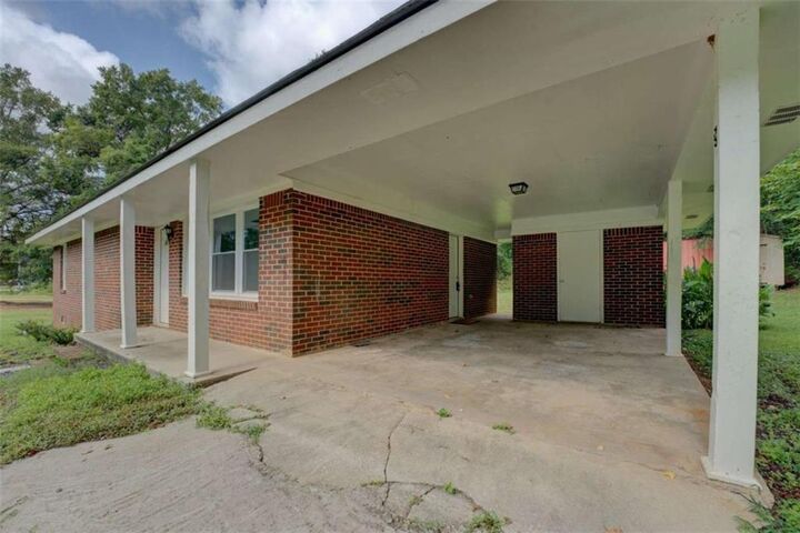 Property Photo: 882 Campbell Road GA 30014
