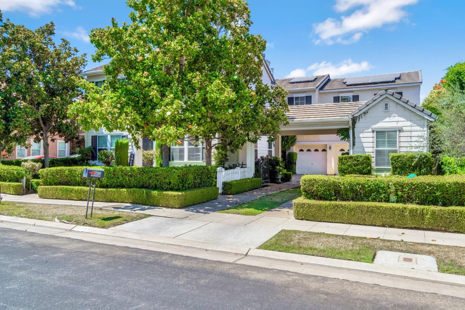 Property Photo:  2143 Everglade Avenue  CA 93619 