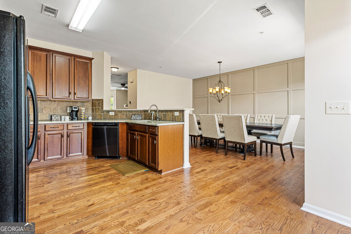 Property Photo: 1565 Oakdale Bluffs Drive SE GA 30126