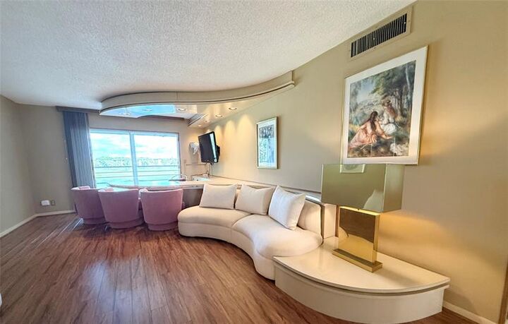 Property Photo:  2903 SE Victoria Cir 03  FL 33066 