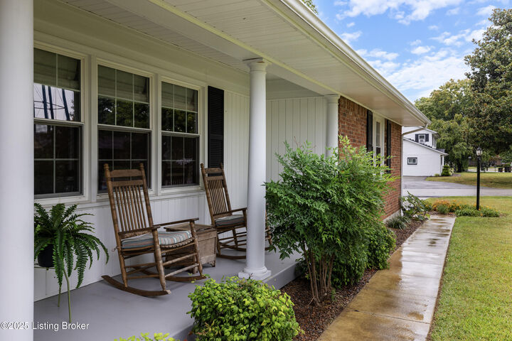 Property Photo:  111 Hurstland Dr  KY 40004 