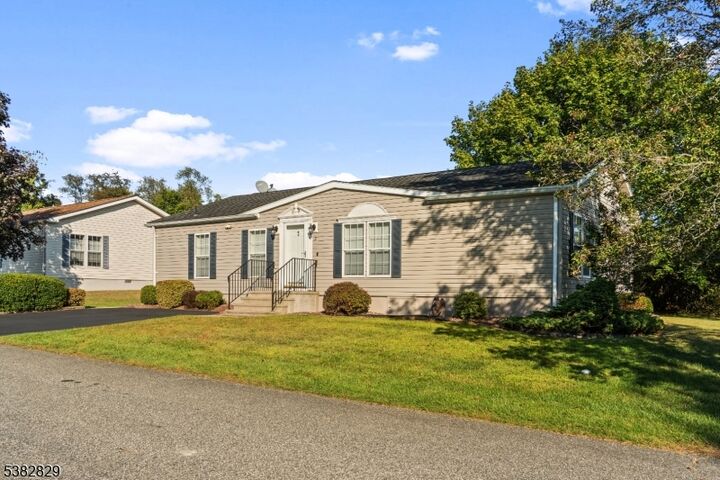 Property Photo:  2 Edelweiss Way  NJ 07823 