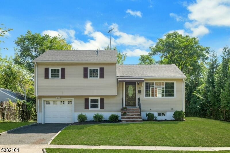 Property Photo:  18 Ashwood Ave  NJ 07901 