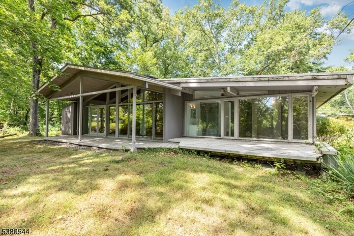 Property Photo: 21 Maxwell Ct NJ 07960
