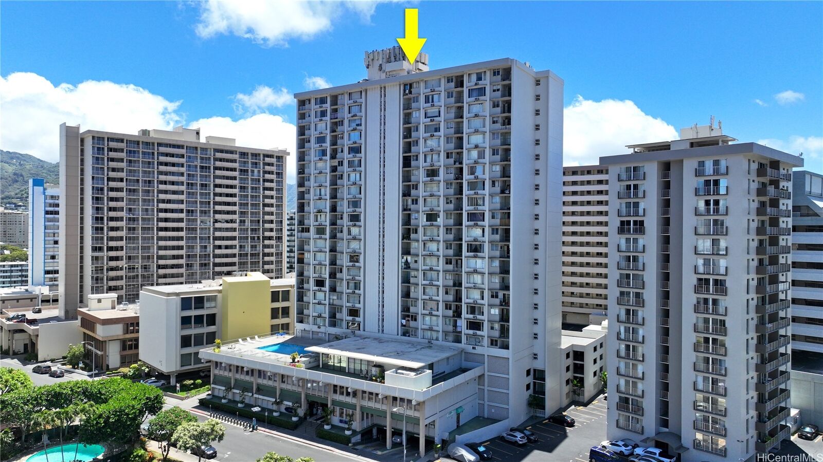 Property Photo:  747 Amana Street 1617  HI 96814 