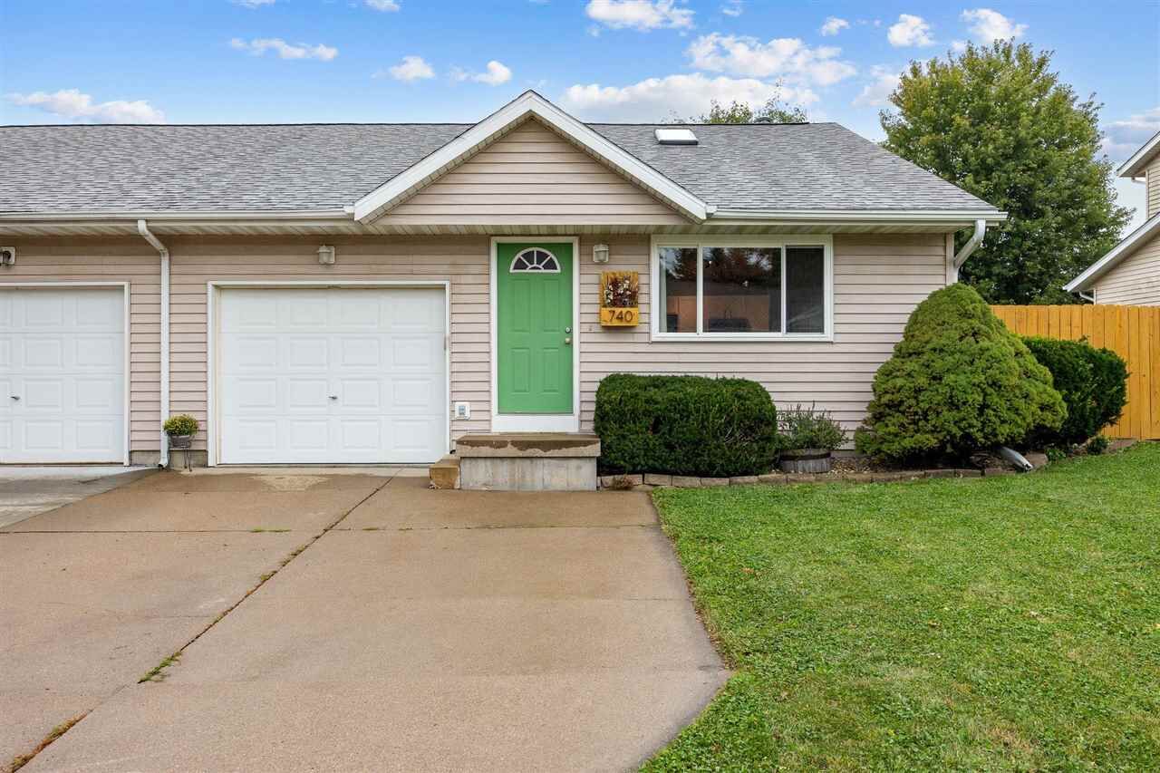Property Photo:  740 Molly Dr  IA 52317 