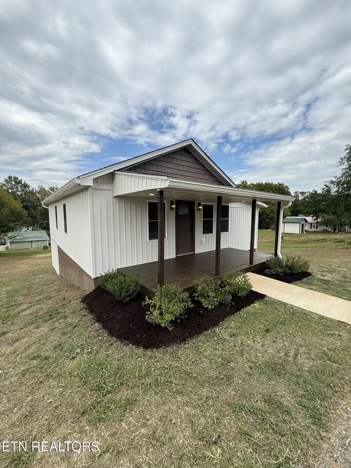 Property Photo:  929 E Drive E  TN 37920 