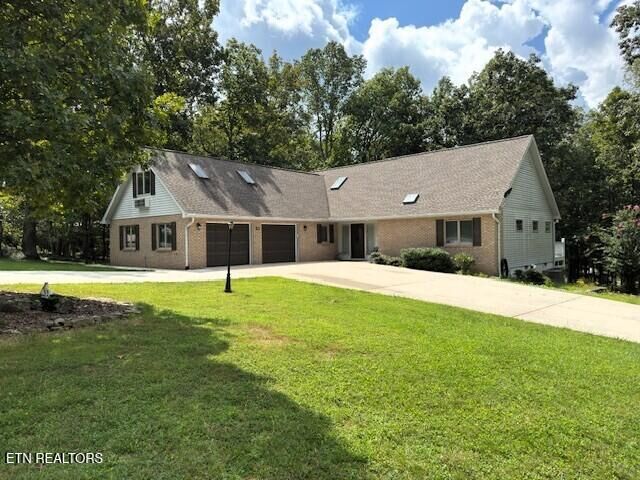 Property Photo: 21 Rolling Green Court TN 38558