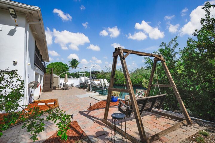 Property Photo:  6 Egret Lane  FL 33040 
