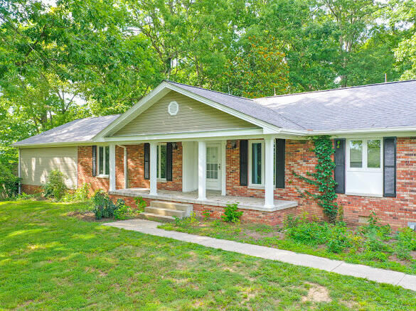 Property Photo: 853 E 4th Street KY 40741