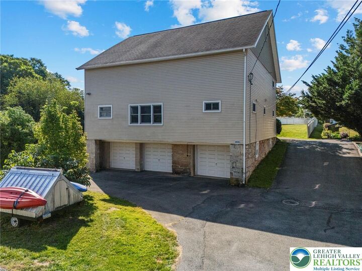 Property Photo: 6350 Robin Lane PA 18106