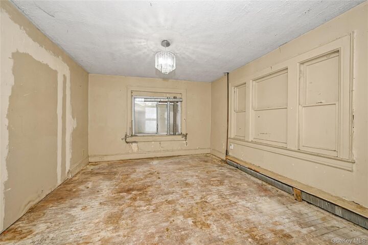 Property Photo:  20 E Roosevelt Avenue  NY 11575 