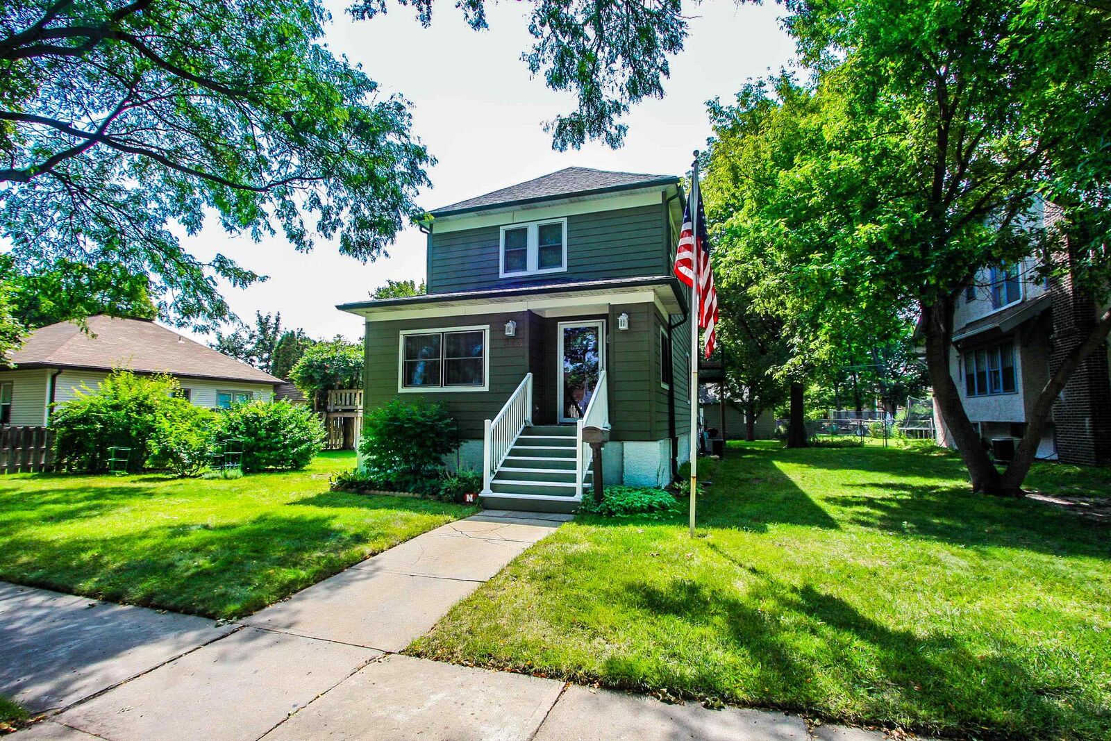 Property Photo:  810 W 4  NE 69101 