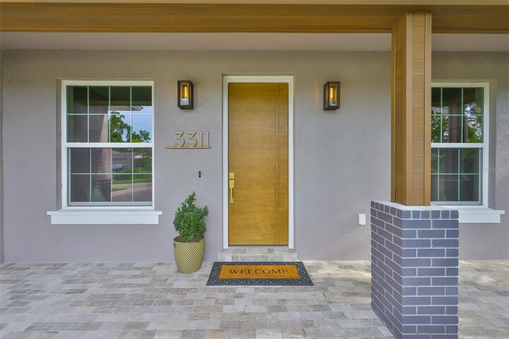 Property Photo: 3311 W Paxton Avenue FL 33611