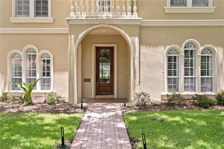 Property Photo: 1940 Floresta View Drive FL 33618