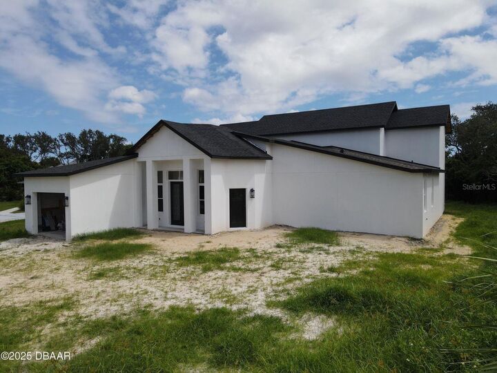 Property Photo: 9 Sweetbay Drive FL 32137