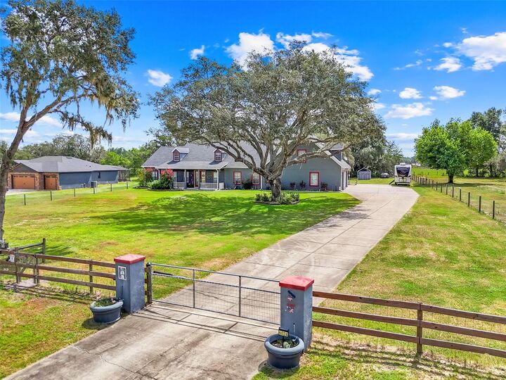 Property Photo:  6024 Ocilla Loop  FL 34714 
