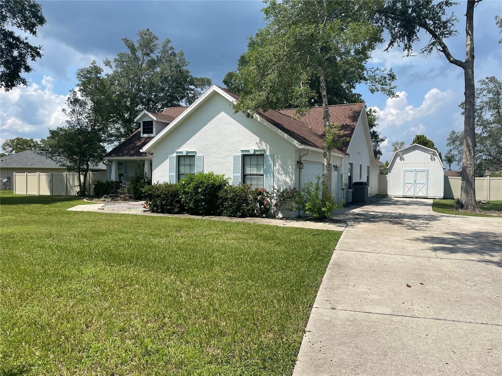 Property Photo:  6597 SE 8th Street Road  FL 34472 