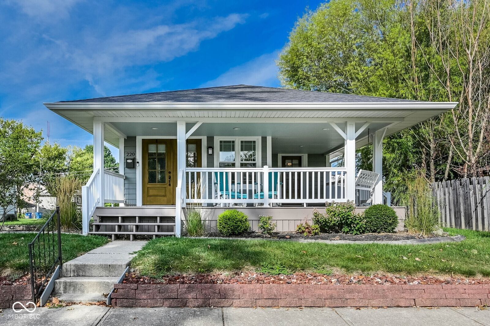 Property Photo: 220 1st Avenue SE IN 46032