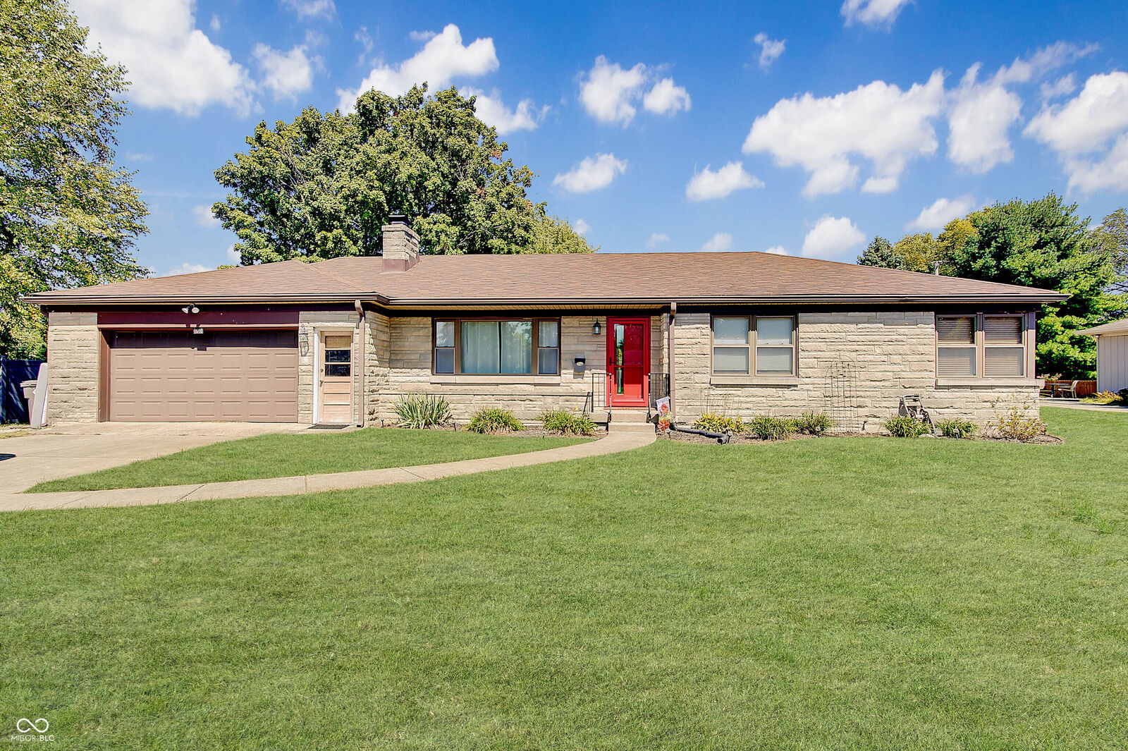 Property Photo: 1610 Southview Drive IN 46227