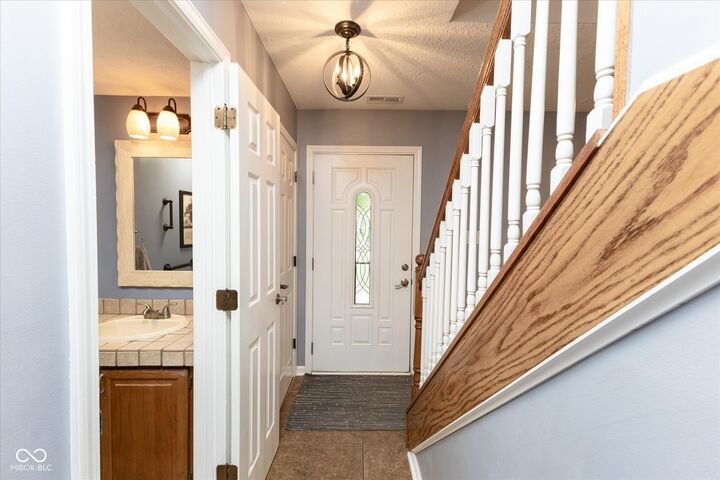 Property Photo:  190 Briarwood Court  IN 46112 