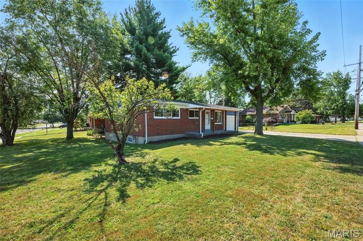 Property Photo:  2320 Patterson Road  MO 63031 