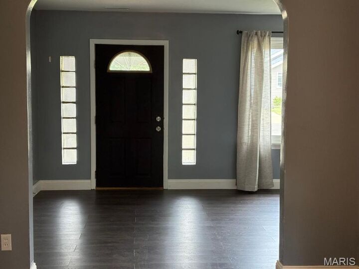 Property Photo:  2216 Woodlawn Avenue  IL 62040 