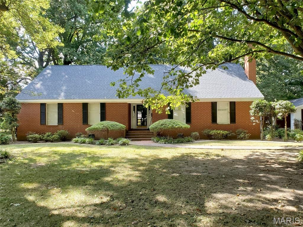 Property Photo:  101 N Stark Street  MO 63834