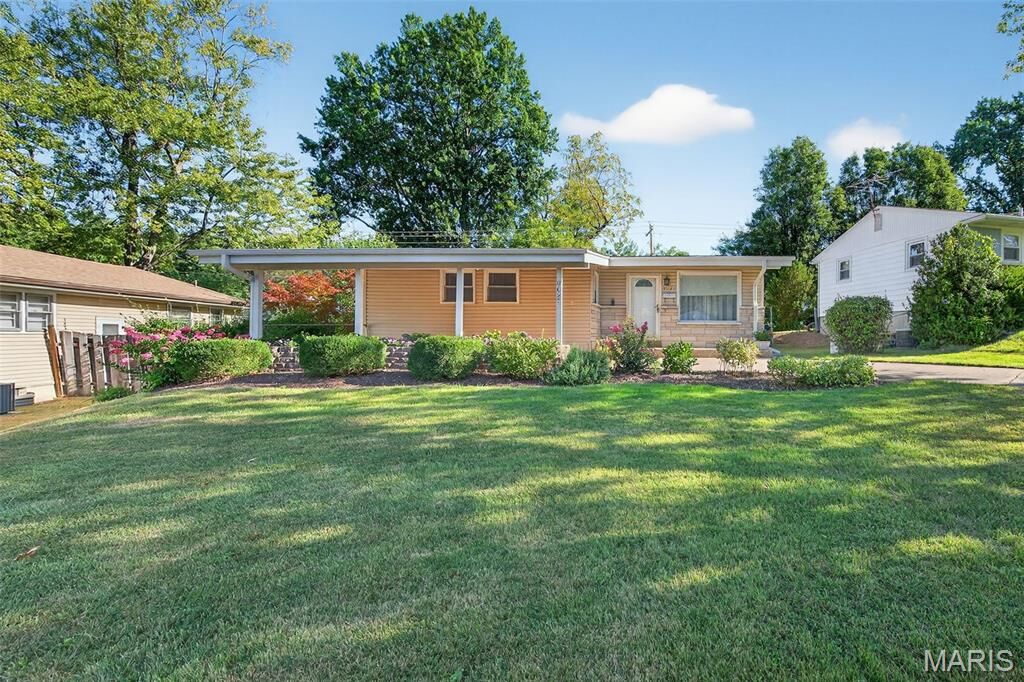Property Photo: 9627 Corregidor Drive MO 63134