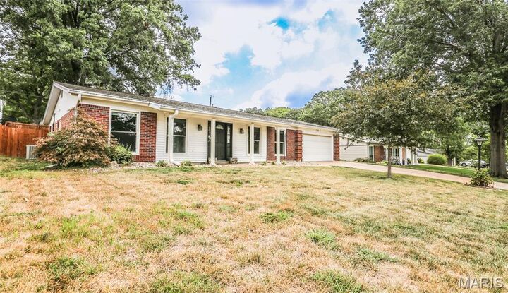 4839 Hursley Drive  St Louis MO 63128 photo