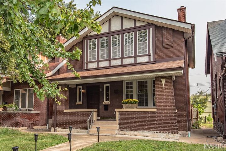 Property Photo: 4255 Lafayette Avenue MO 63110