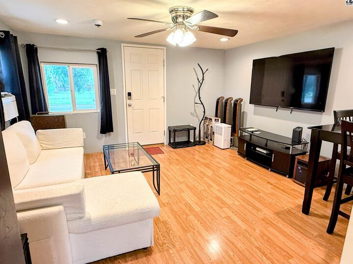 Property Photo:  915 E 2nd Ave  KS 67501 