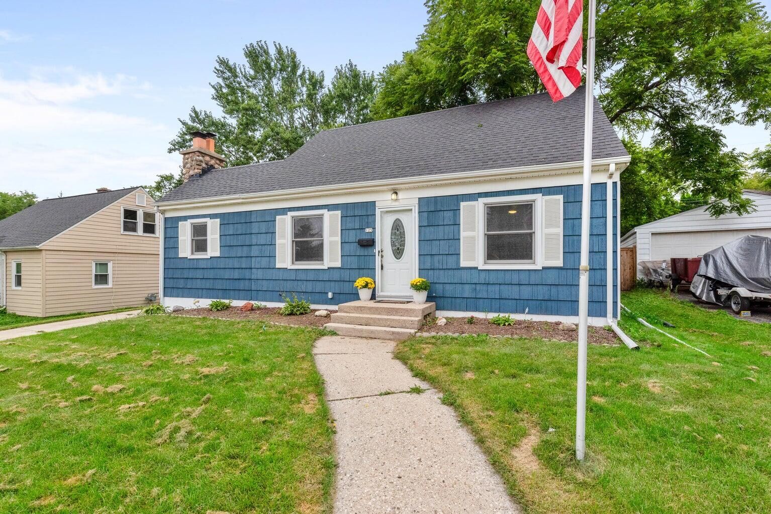 Property Photo:  125 Summit Dr  WI 53074 