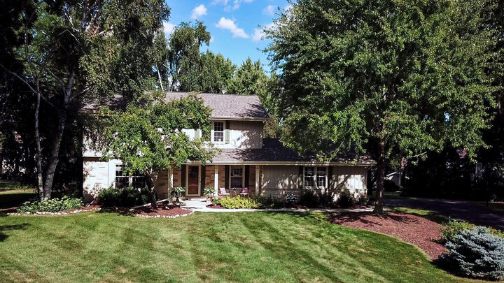 Property Photo: 21330 Hollycrest Ct WI 53045