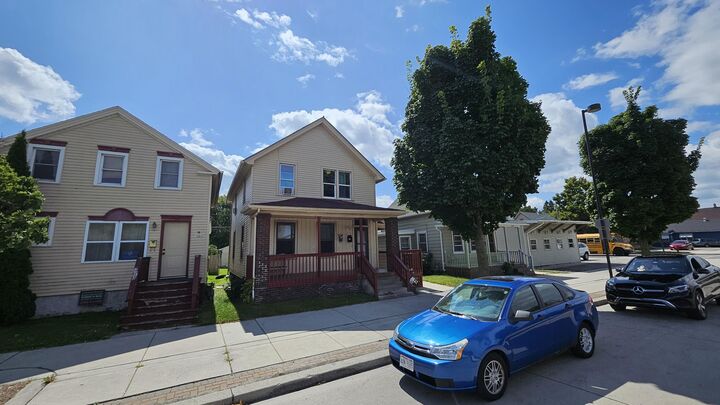 Property Photo: 1025 Indiana Ave 1027 WI 53081