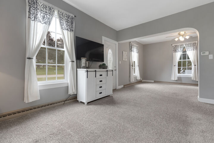 Property Photo:  704 S State Street  IL 60140 