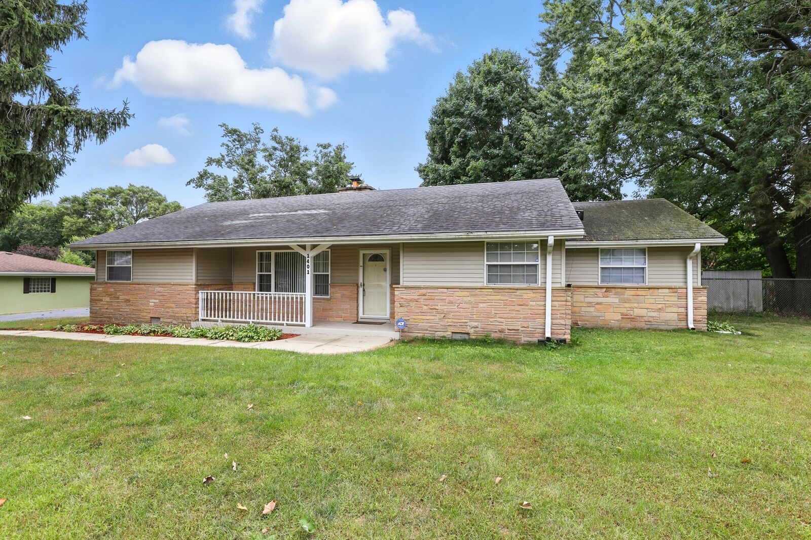 Property Photo:  1401 20th Street  IL 60099 