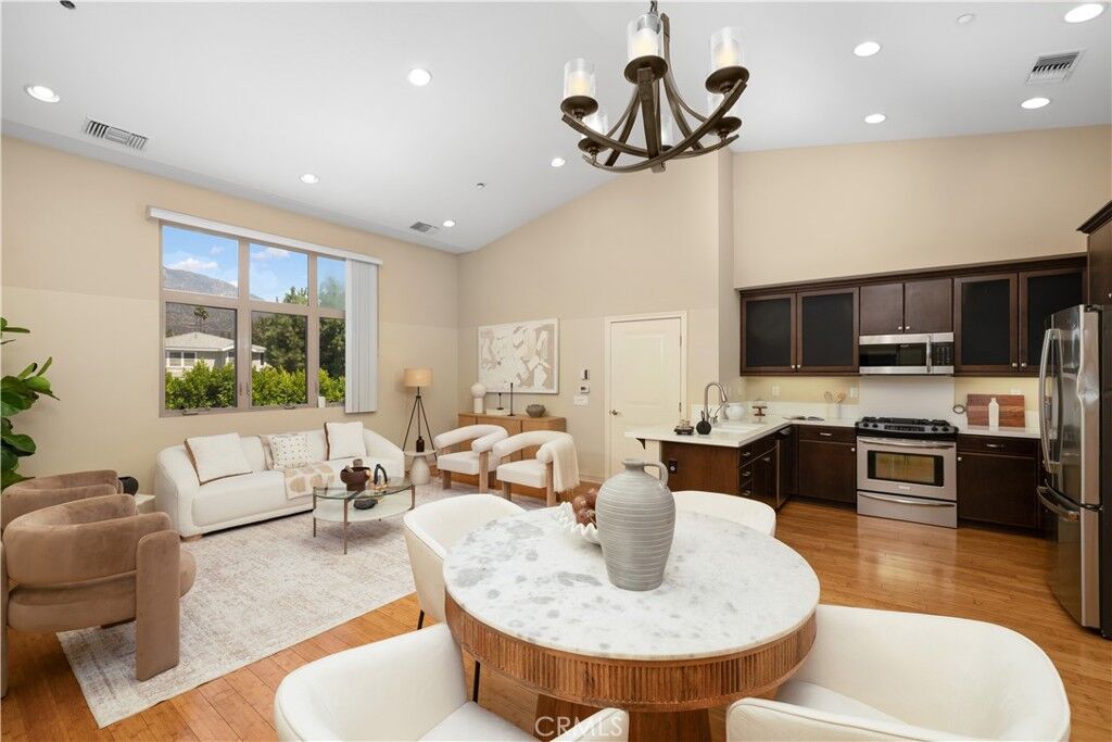 Property Photo: 1406 S California Avenue C CA 91016